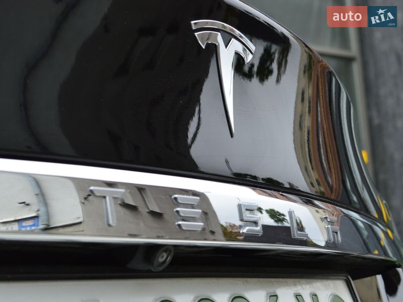 Лифтбек Tesla Model S 2020 в Киеве
