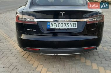 Ліфтбек Tesla Model S 2015 в Іллінцях