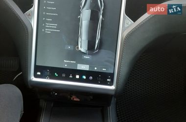 Ліфтбек Tesla Model S 2015 в Іллінцях