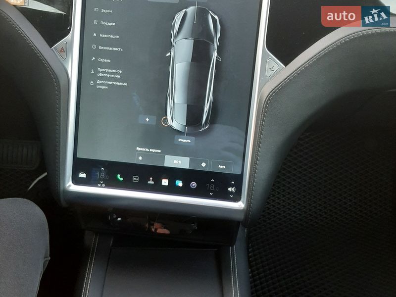 Ліфтбек Tesla Model S 2015 в Іллінцях
