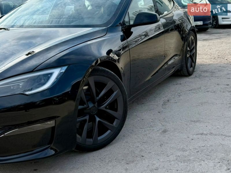 Лифтбек Tesla Model S 2024 в Виннице