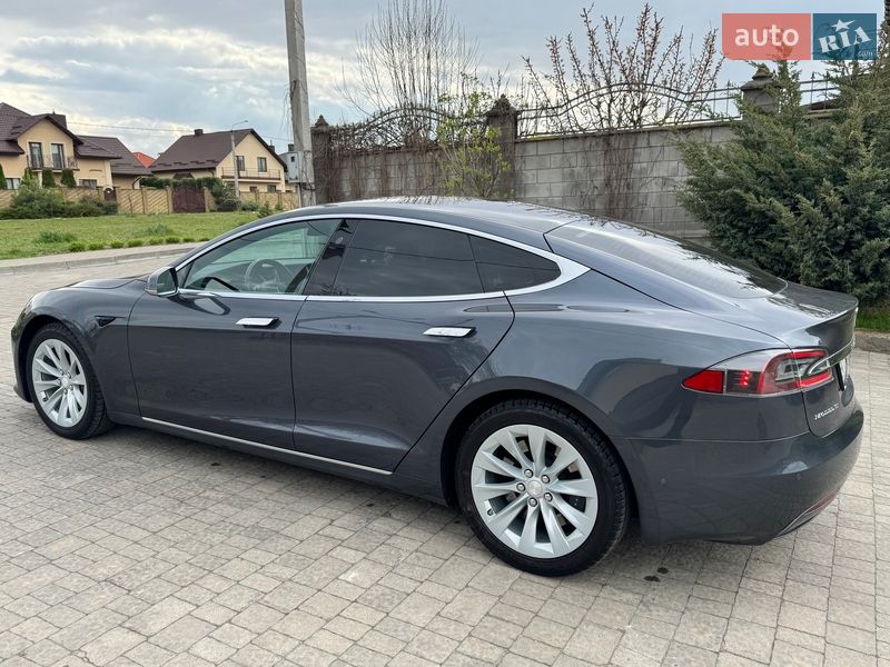 Лифтбек Tesla Model S 2018 в Ровно