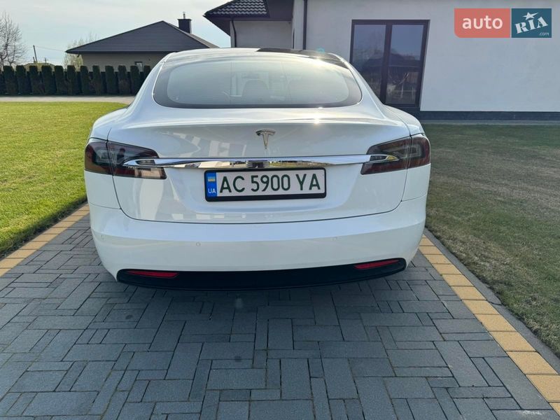 Лифтбек Tesla Model S 2019 в Ковеле