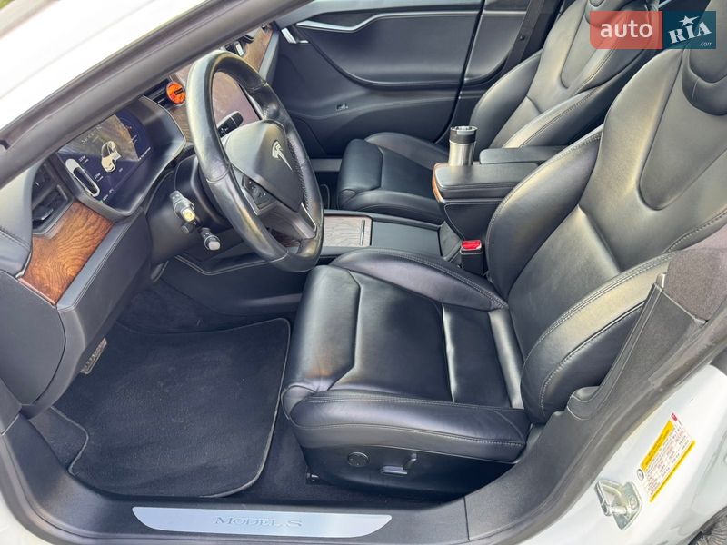 Лифтбек Tesla Model S 2019 в Ковеле