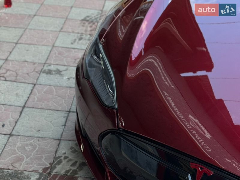 Ліфтбек Tesla Model S 2014 в Києві