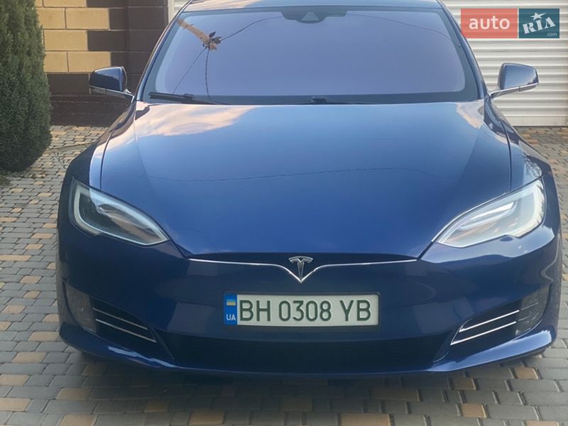 Ліфтбек Tesla Model S 2016 в Одесі