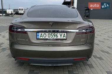 Лифтбек Tesla Model S 2016 в Ужгороде