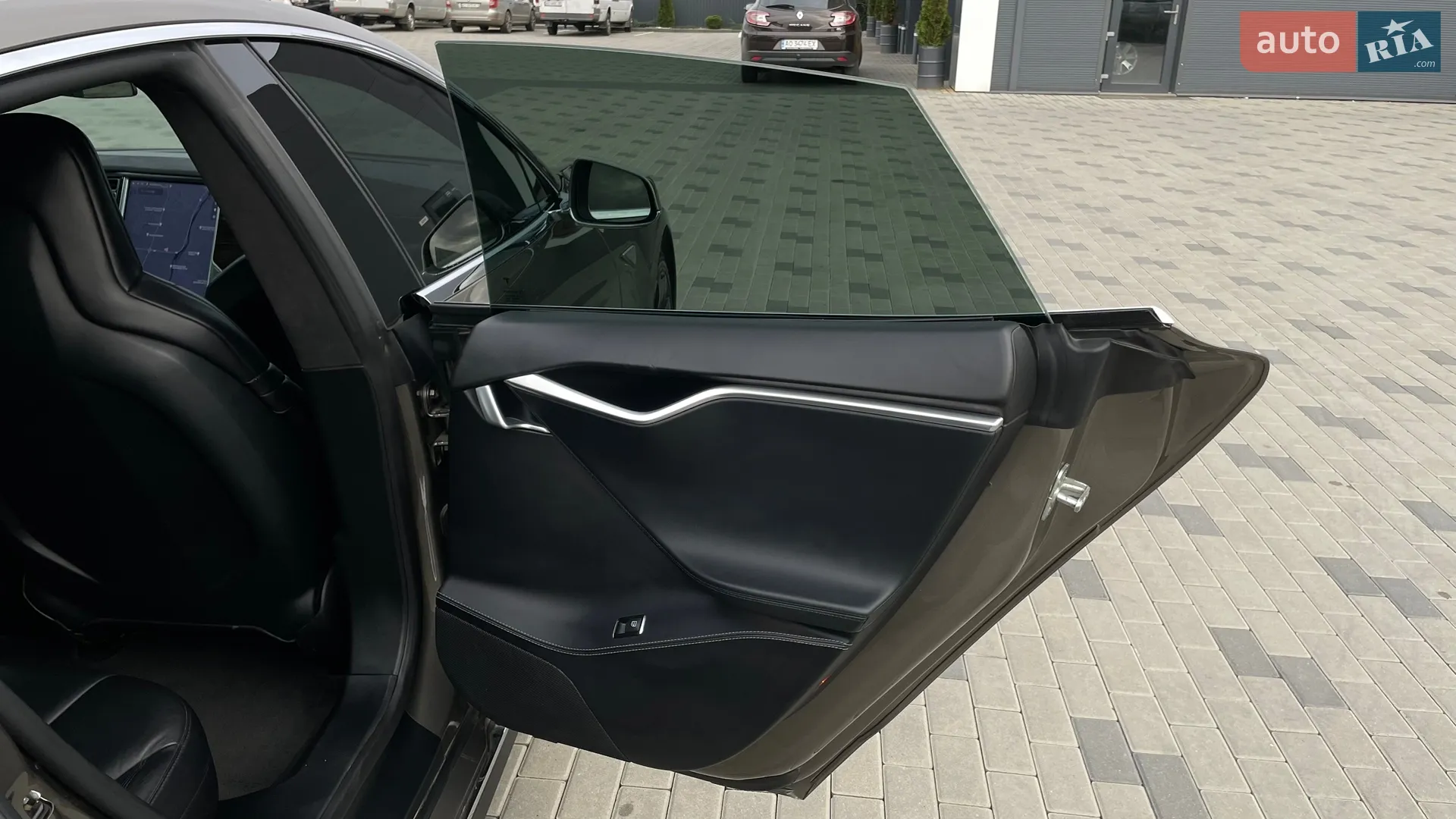 2016 Tesla Model S - мініатюра 19