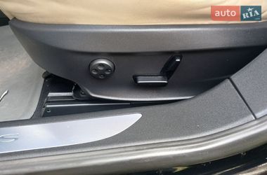 Лифтбек Tesla Model S 2016 в Кропивницком