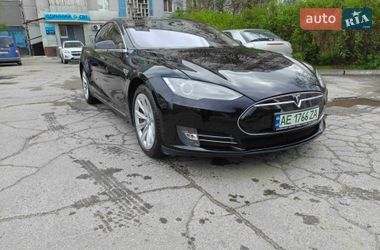 Лифтбек Tesla Model S 2014 в Днепре