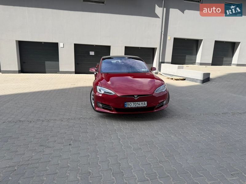 Ліфтбек Tesla Model S 2018 в Тернополі