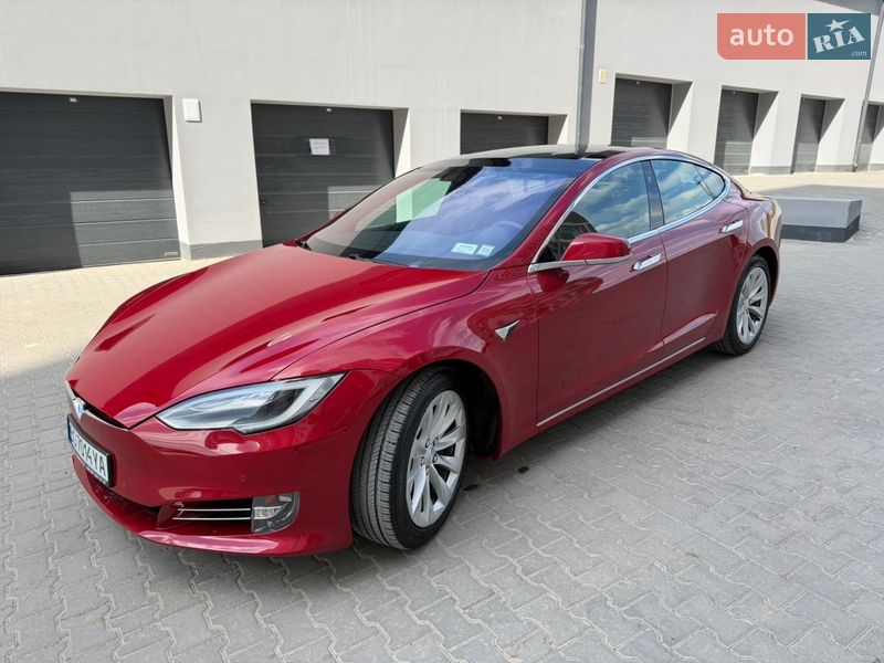Ліфтбек Tesla Model S 2018 в Тернополі