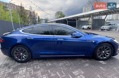 Лифтбек Tesla Model S 2019 в Днепре