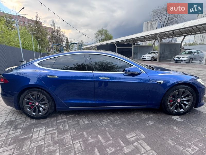 Лифтбек Tesla Model S 2019 в Днепре