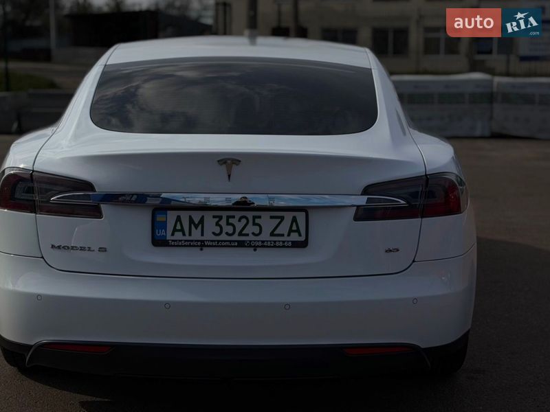 Лифтбек Tesla Model S 2014 в Житомире