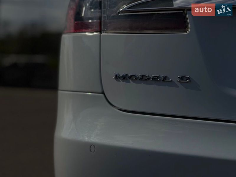 Лифтбек Tesla Model S 2014 в Житомире