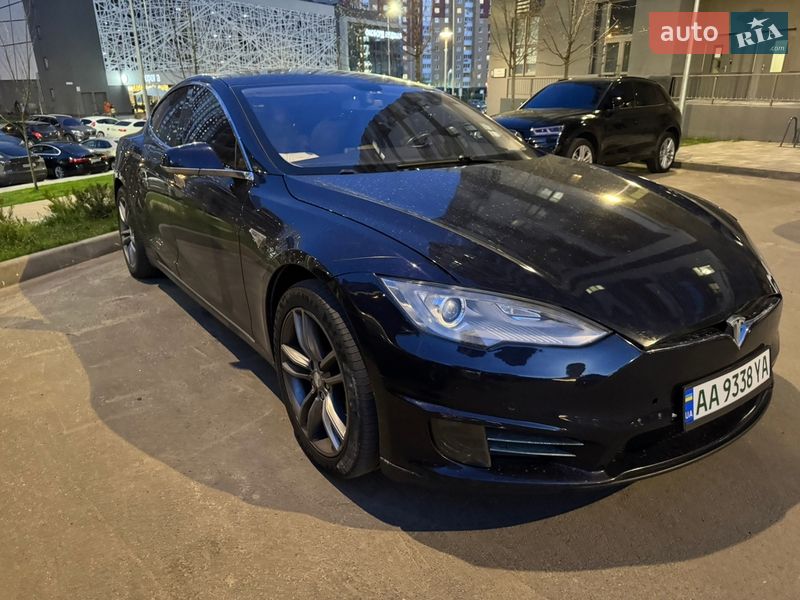 Ліфтбек Tesla Model S 2014 в Києві