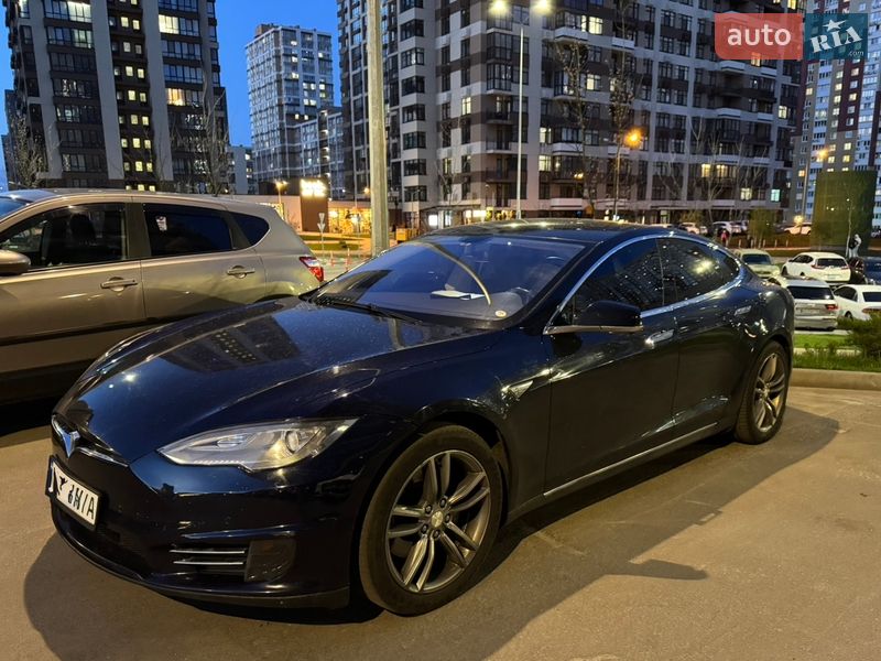 Ліфтбек Tesla Model S 2014 в Києві