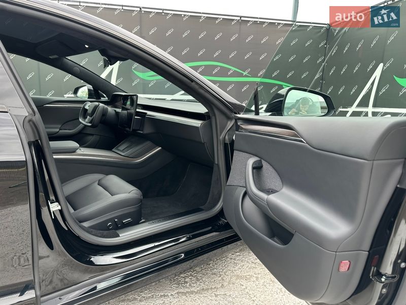 Лифтбек Tesla Model S 2023 в Киеве