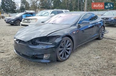Лифтбек Tesla Model S 2017 в Ужгороде