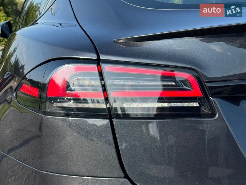 Лифтбек Tesla Model S 2024 в Киеве