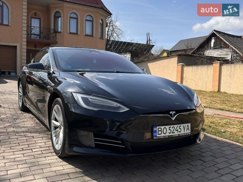 Tesla Model S 2017