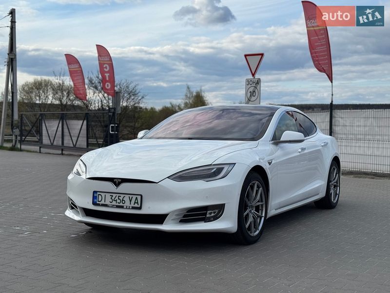 Лифтбек Tesla Model S 2016 в Буче