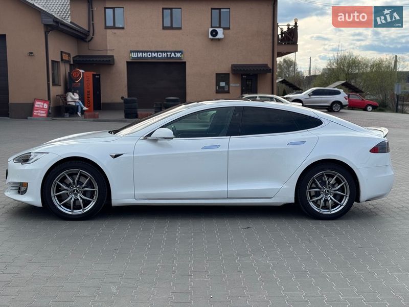 Лифтбек Tesla Model S 2016 в Буче
