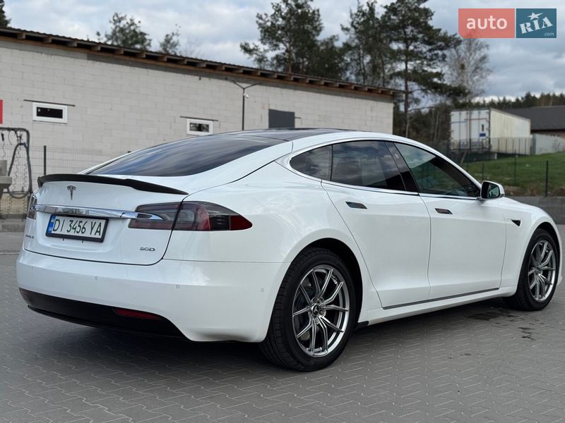 Лифтбек Tesla Model S 2016 в Буче