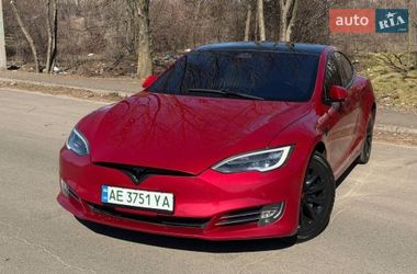 Ліфтбек Tesla Model S 2018 в Кривому Розі