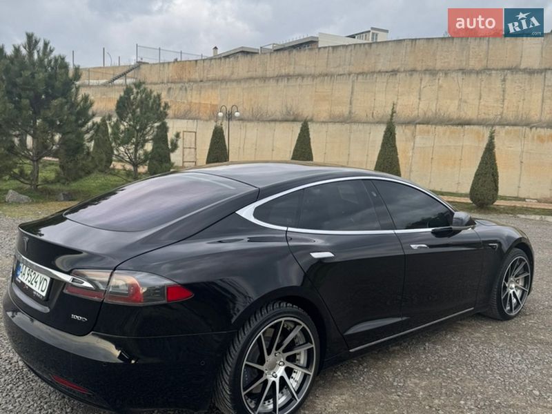 Ліфтбек Tesla Model S 2018 в Одесі