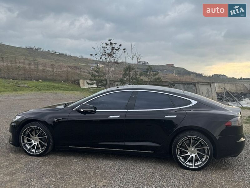 Ліфтбек Tesla Model S 2018 в Одесі