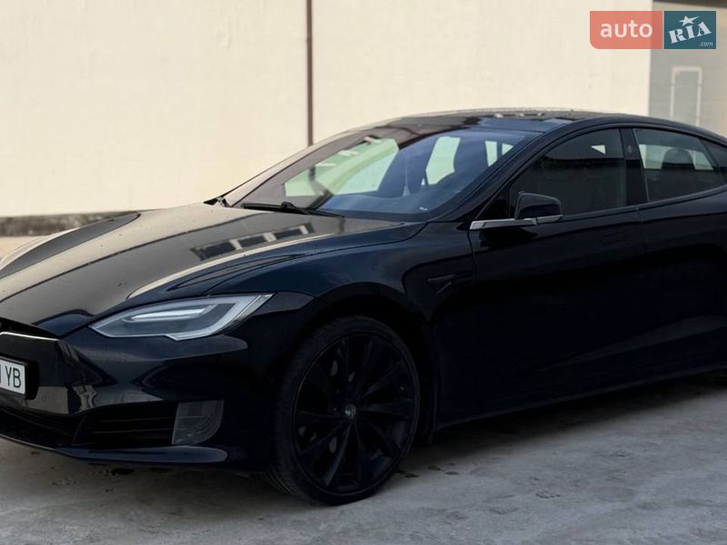Ліфтбек Tesla Model S 2017 в Вінниці