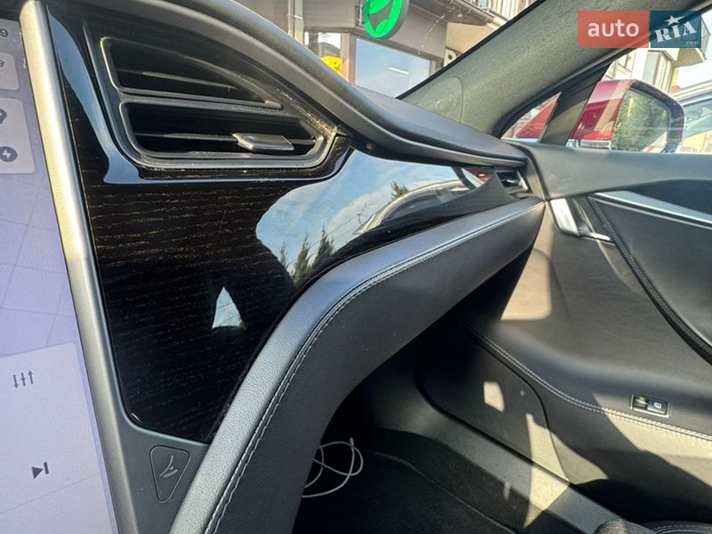 Лифтбек Tesla Model S 2018 в Киеве