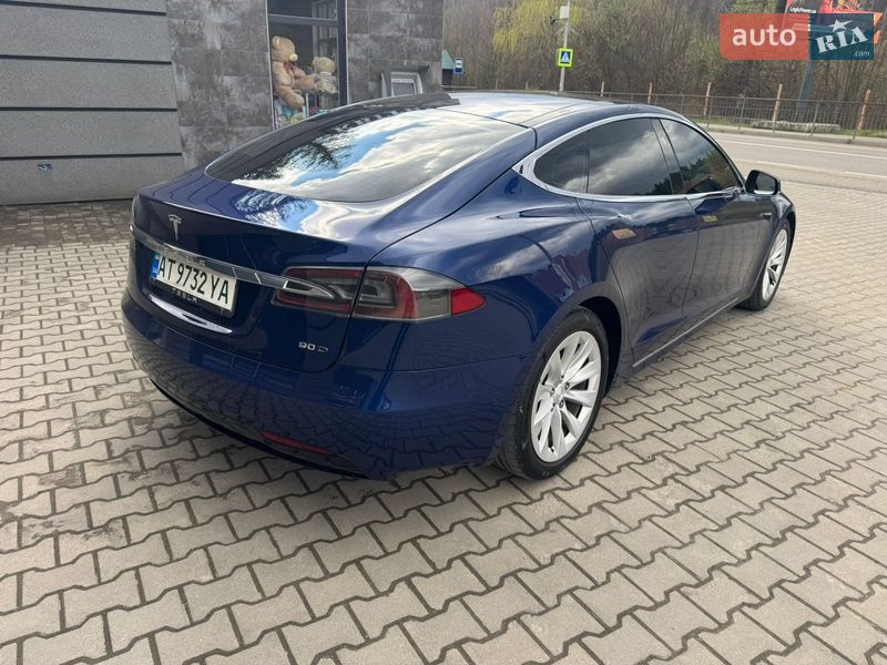 Ліфтбек Tesla Model S 2017 в Івано-Франківську