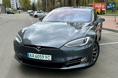 Лифтбек Tesla Model S 2017 в Киеве
