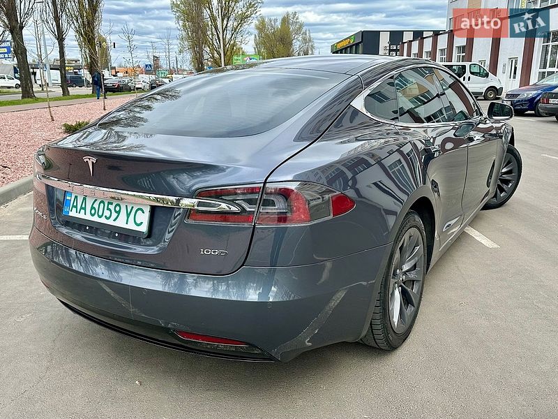 Ліфтбек Tesla Model S 2017 в Києві