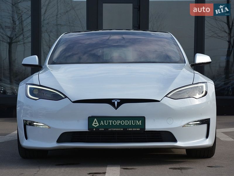 Лифтбек Tesla Model S 2022 в Киеве