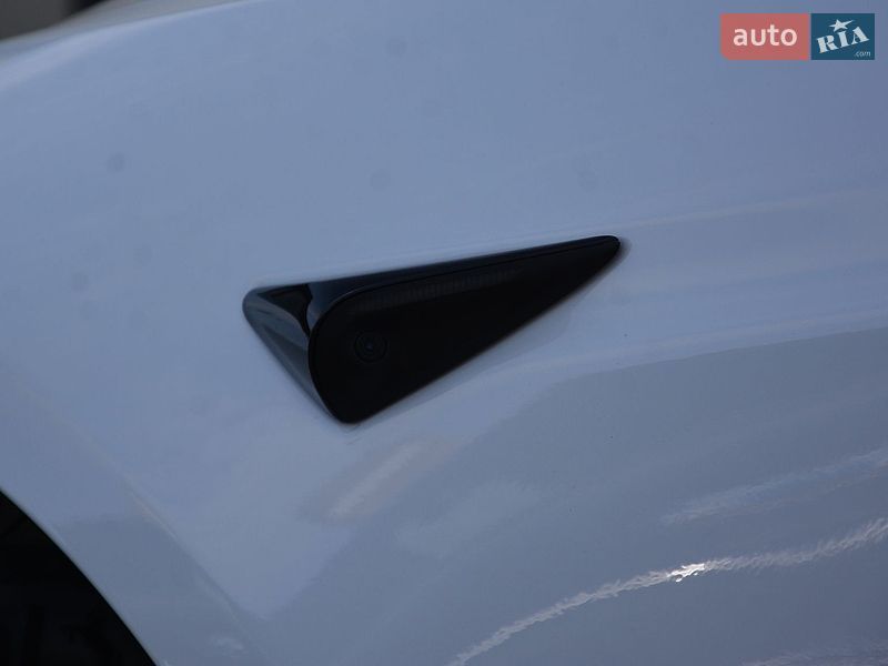 Лифтбек Tesla Model S 2022 в Киеве