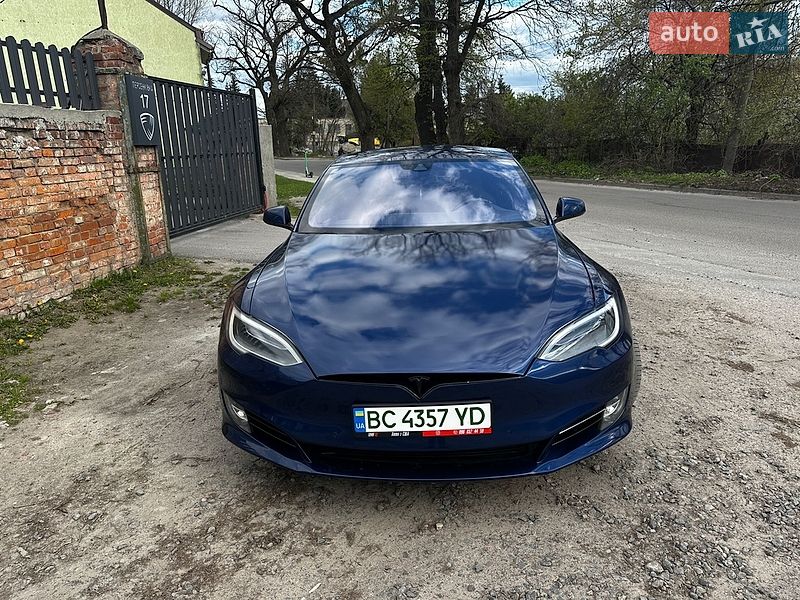 Tesla Model S 2016