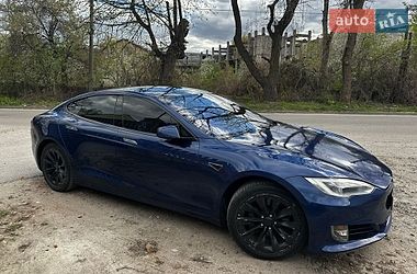 Ліфтбек Tesla Model S 2016 в Львові