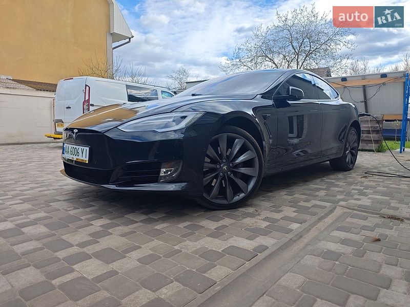 Tesla Model S 2016