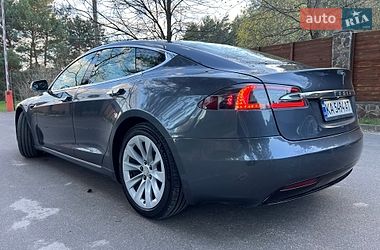 Лифтбек Tesla Model S 2018 в Киеве