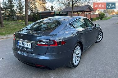 Лифтбек Tesla Model S 2018 в Киеве