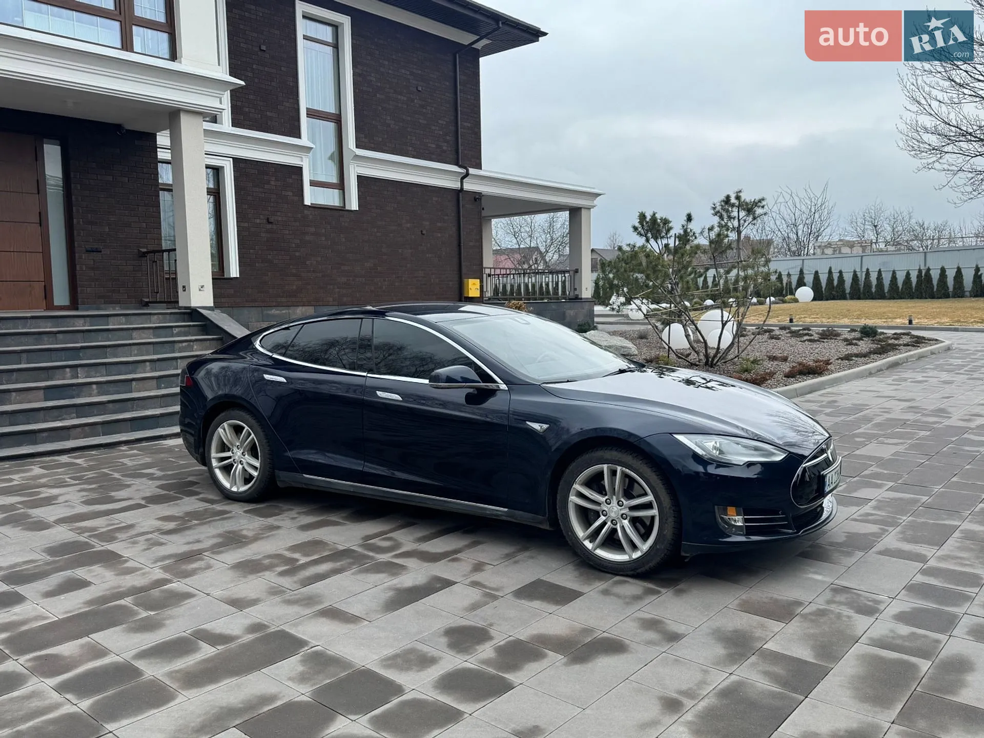 2015 Tesla Model S - мініатюра 3