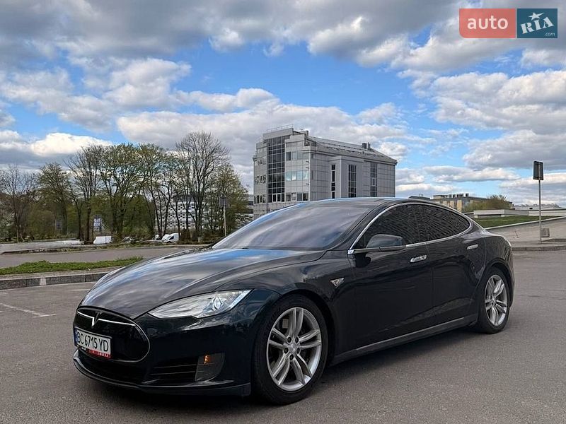 Ліфтбек Tesla Model S 2012 в Львові