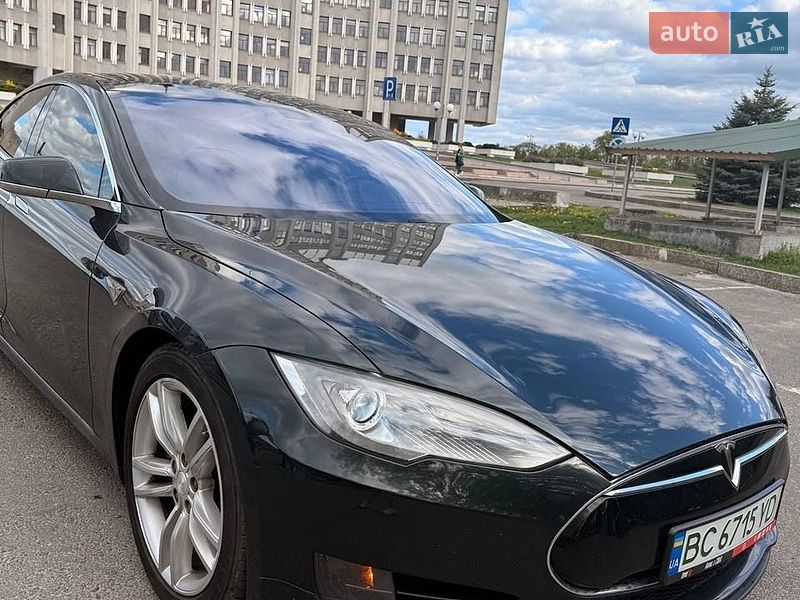Ліфтбек Tesla Model S 2012 в Львові