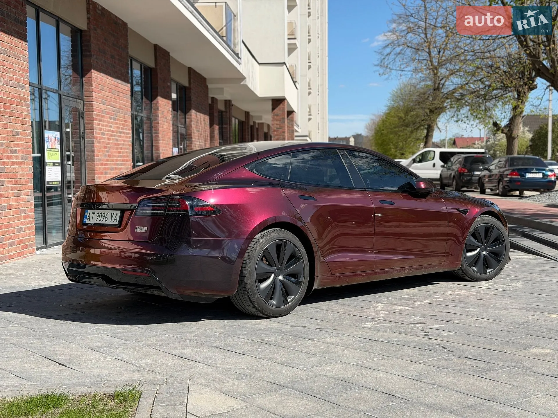 2021 Tesla Model S - мініатюра 8