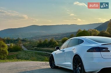 Лифтбек Tesla Model S 2015 в Мукачево