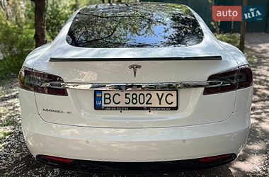Лифтбек Tesla Model S 2018 в Львове